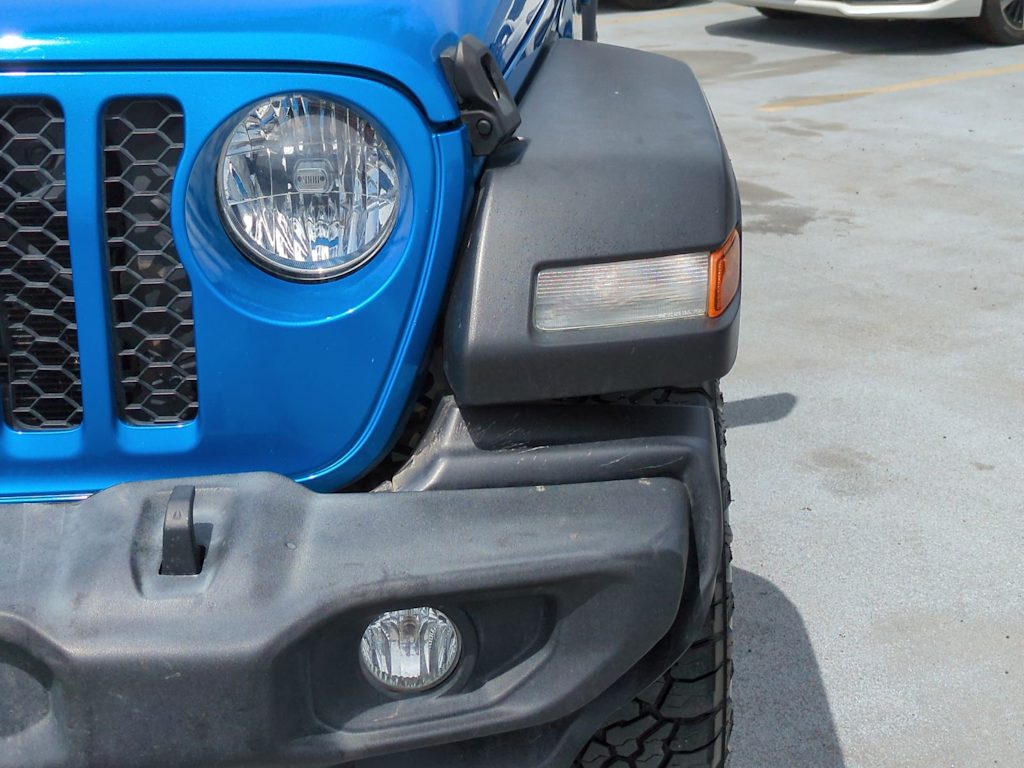 Thumbnail: 2021 Jeep Gladiator - 10