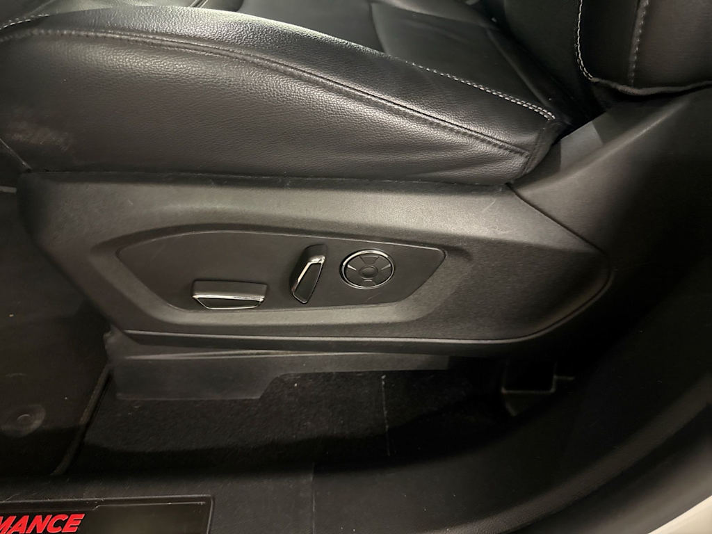 Thumbnail: 2020 Ford Explorer - 24