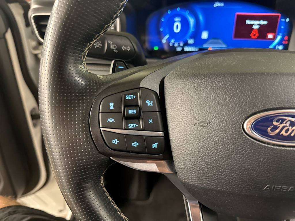 Thumbnail: 2020 Ford Explorer - 28