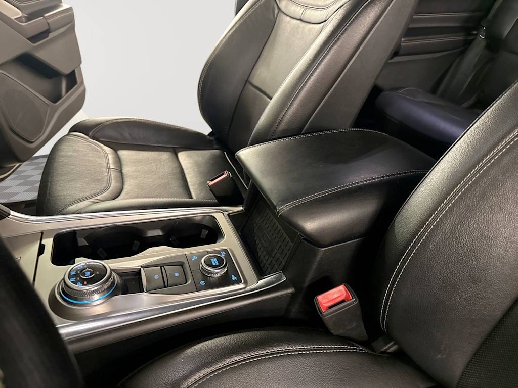 Thumbnail: 2020 Ford Explorer - 30