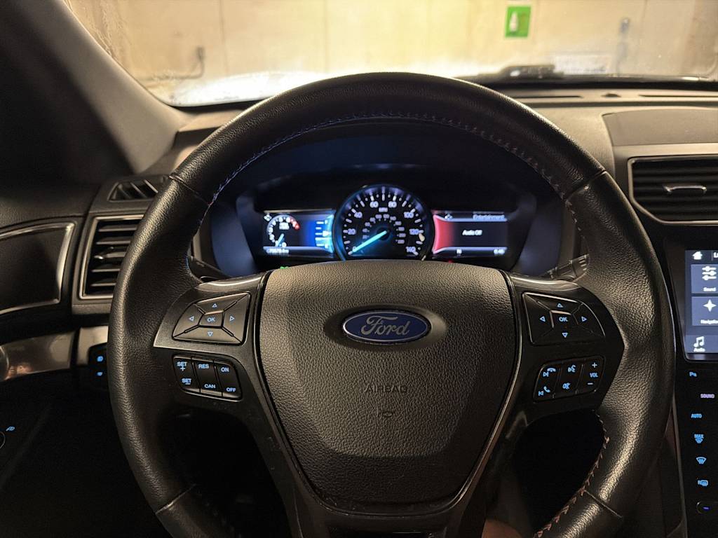 Thumbnail: 2019 Ford Explorer - 8