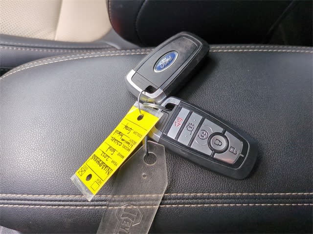 2022 Ford Escape Titanium Hybrid 19