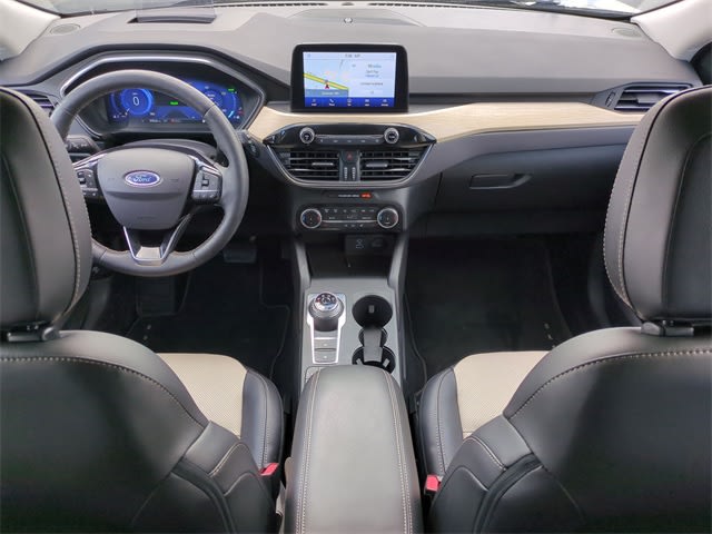 2022 Ford Escape Titanium Hybrid 10
