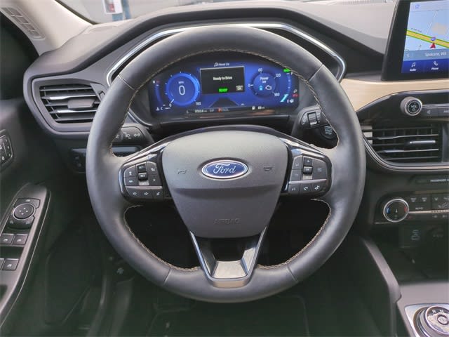 2022 Ford Escape Titanium Hybrid 14