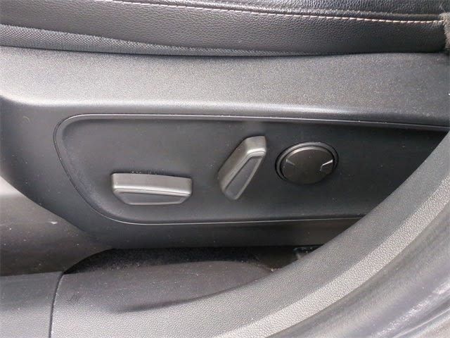 2022 Ford Escape Titanium Hybrid 26