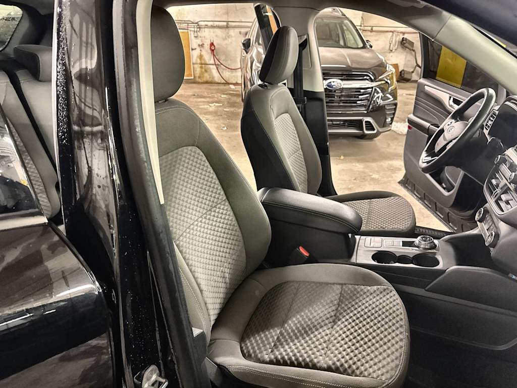 Thumbnail: 2021 Ford Escape - 11