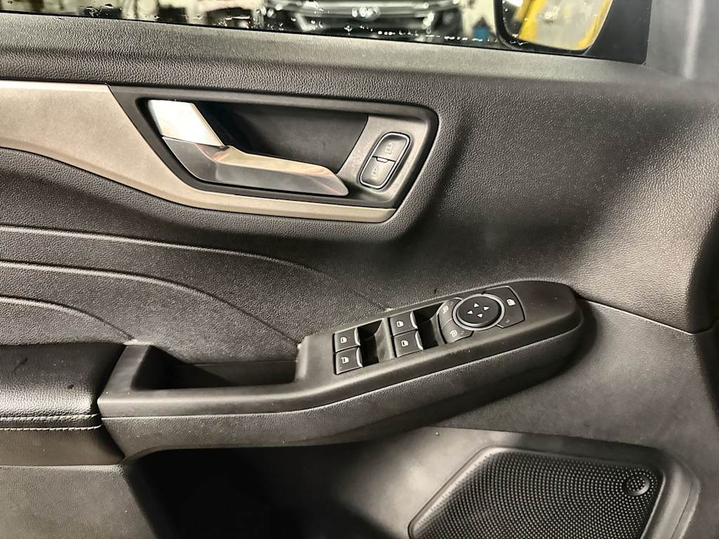 Thumbnail: 2021 Ford Escape - 27