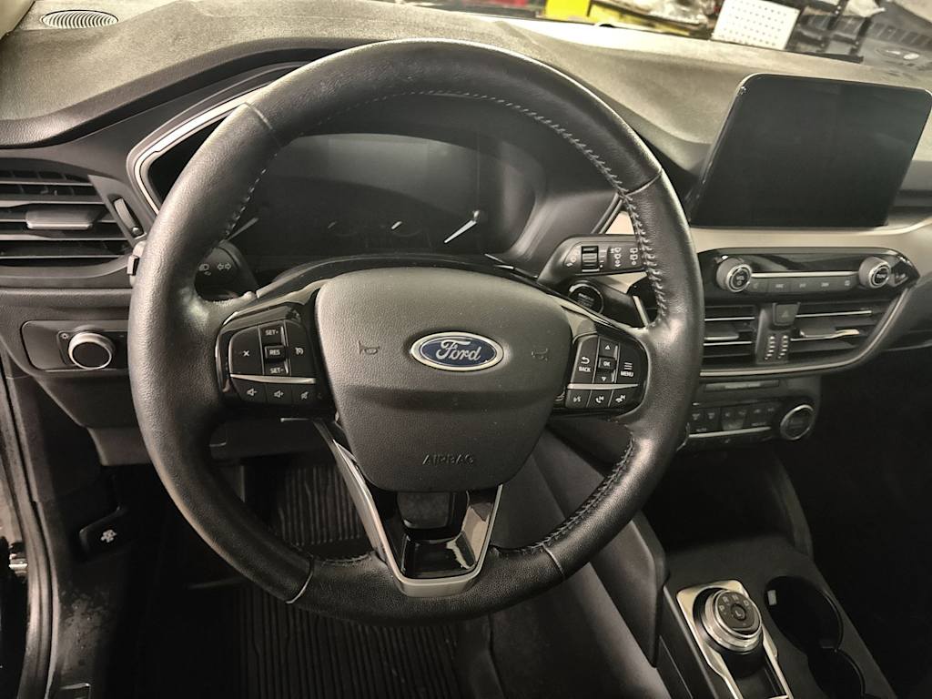 Thumbnail: 2021 Ford Escape - 9