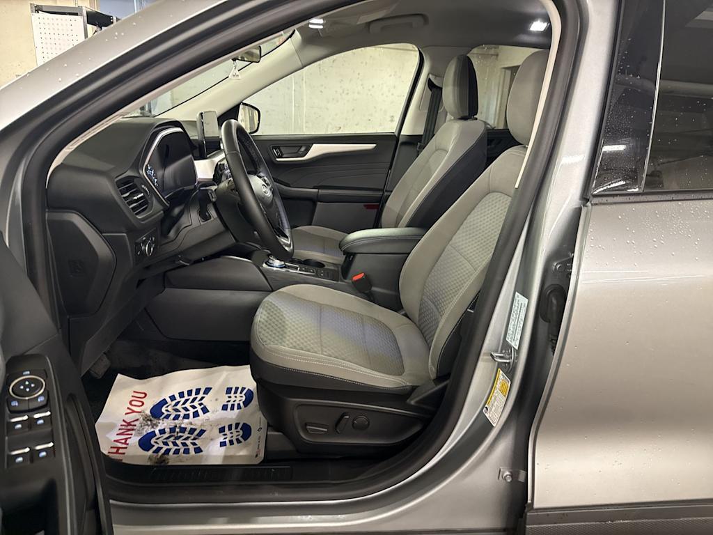 Thumbnail: 2022 Ford Escape - 11