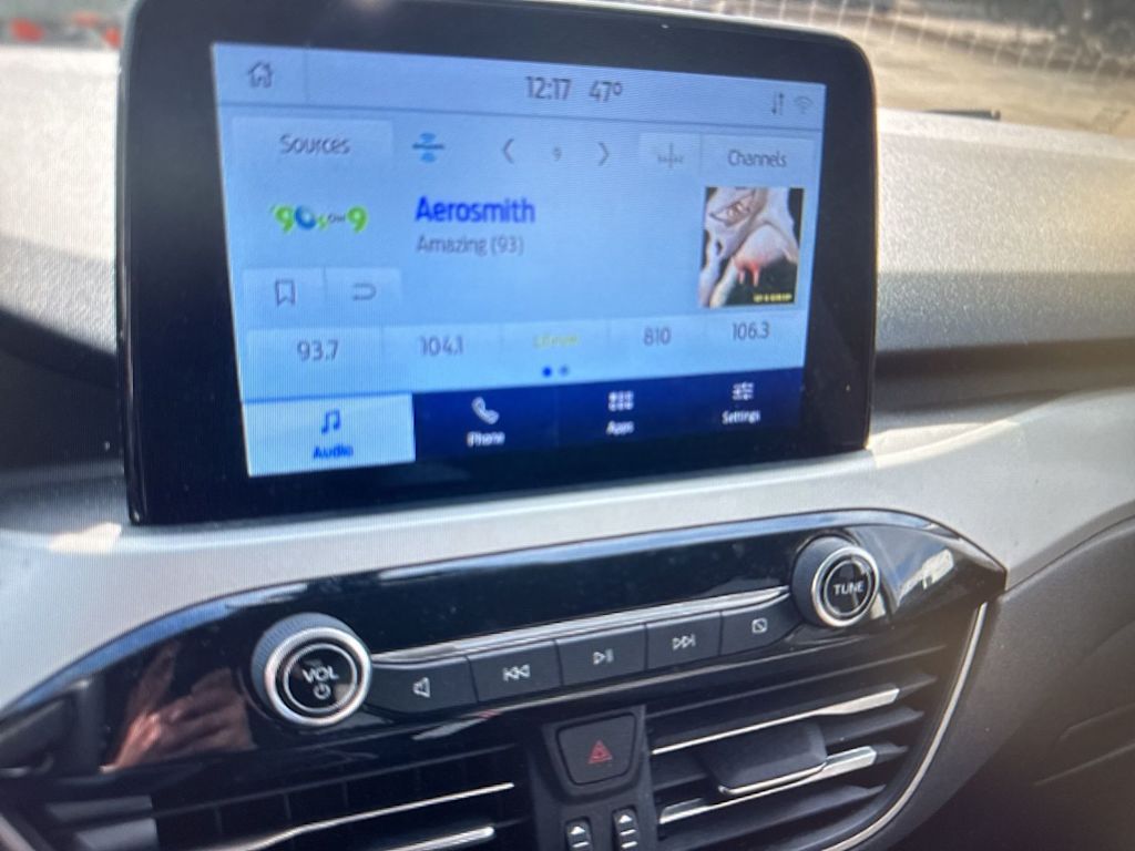 Thumbnail: 2022 Ford Escape - 10