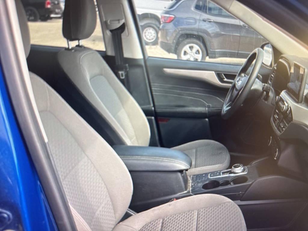 Thumbnail: 2022 Ford Escape - 8