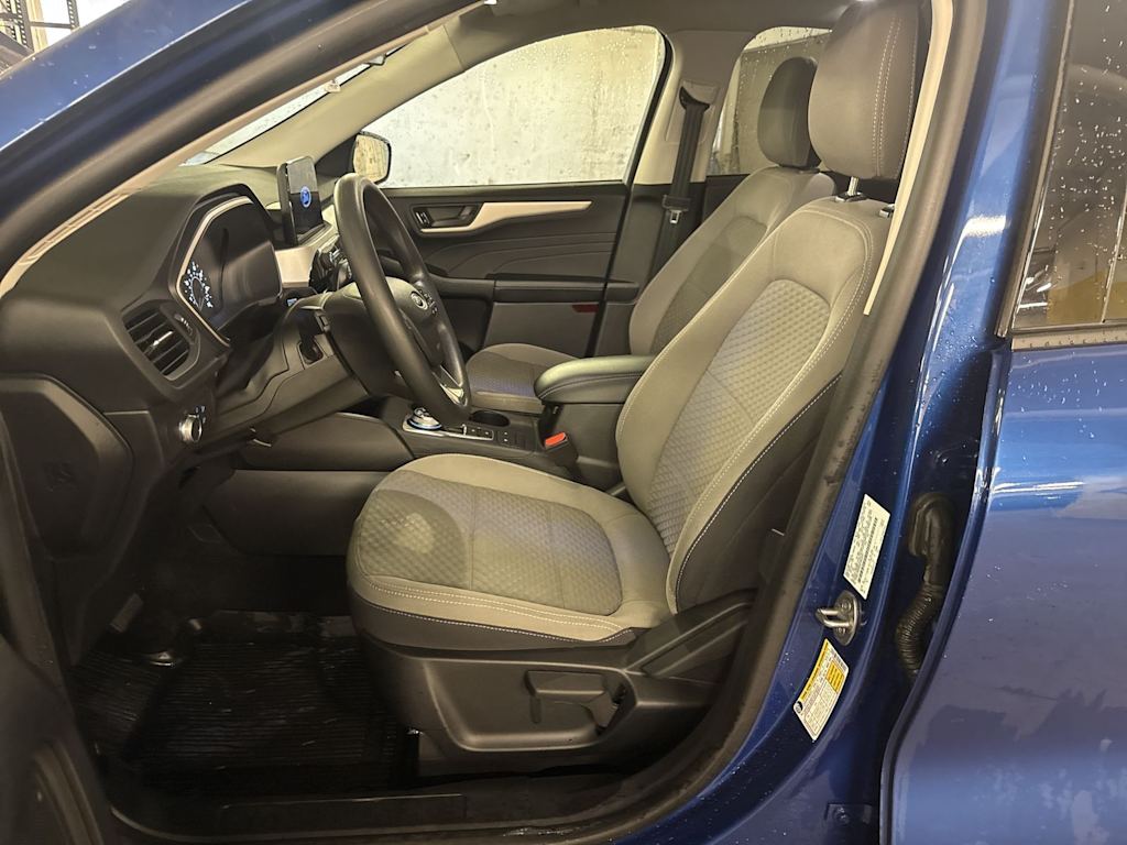 Thumbnail: 2022 Ford Escape - 9