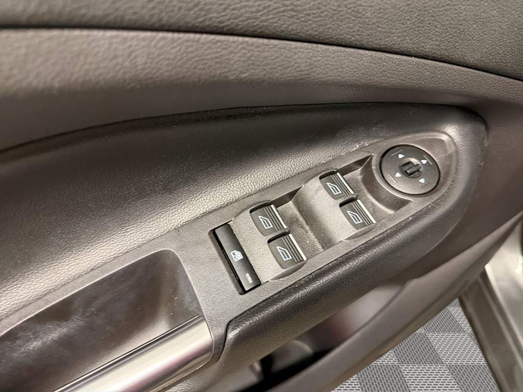 Thumbnail: 2019 Ford Escape - 23