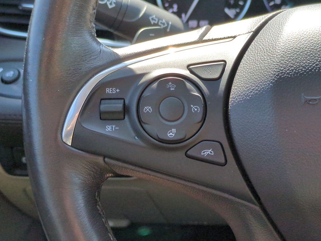 Thumbnail: 2017 Buick LaCrosse - 31