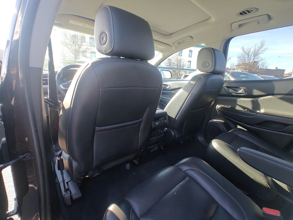 Thumbnail: 2018 GMC Acadia - 13