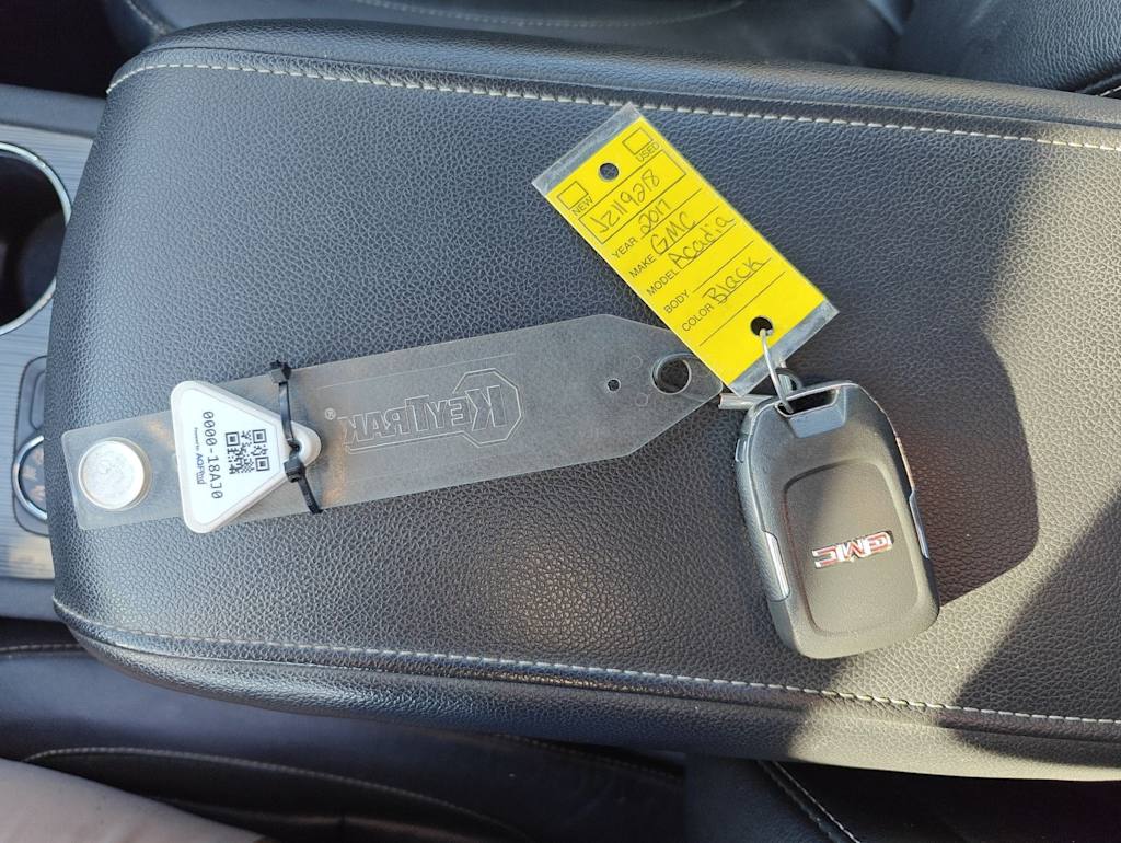 Thumbnail: 2018 GMC Acadia - 19