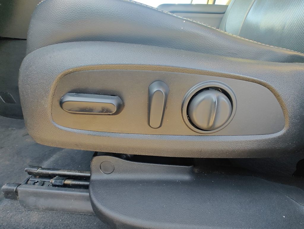 Thumbnail: 2018 GMC Acadia - 28