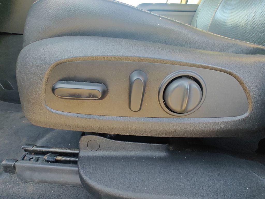 Thumbnail: 2018 GMC Acadia - 28