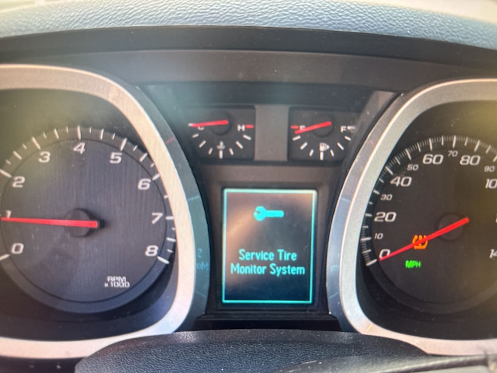 Thumbnail: 2015 Chevrolet Equinox - 12