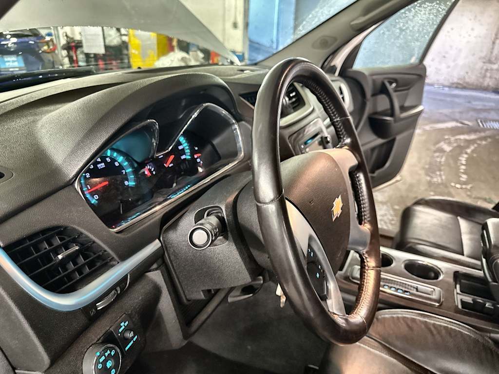 Thumbnail: 2017 Chevrolet Traverse - 28