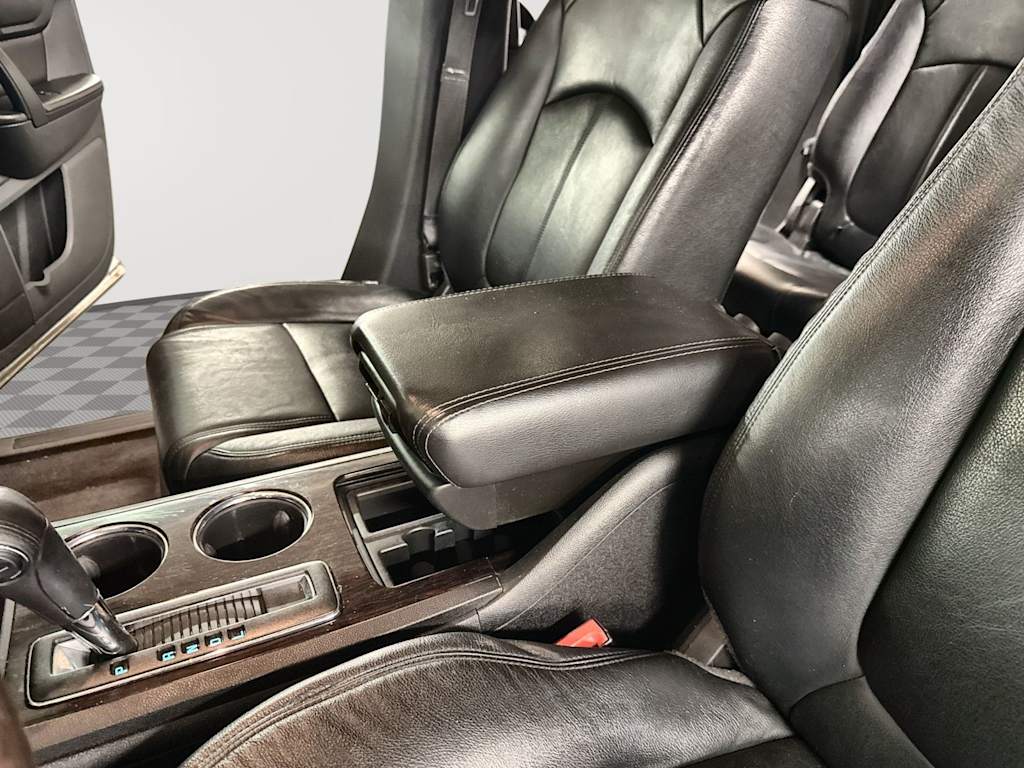 Thumbnail: 2017 Chevrolet Traverse - 29