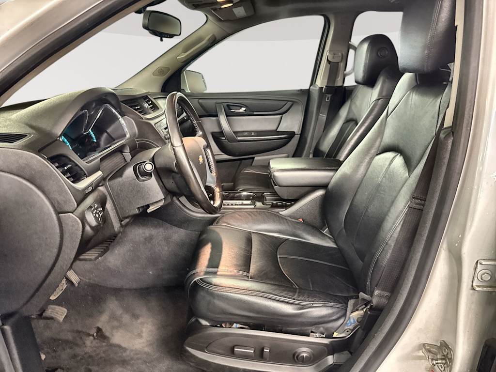 Thumbnail: 2017 Chevrolet Traverse - 9