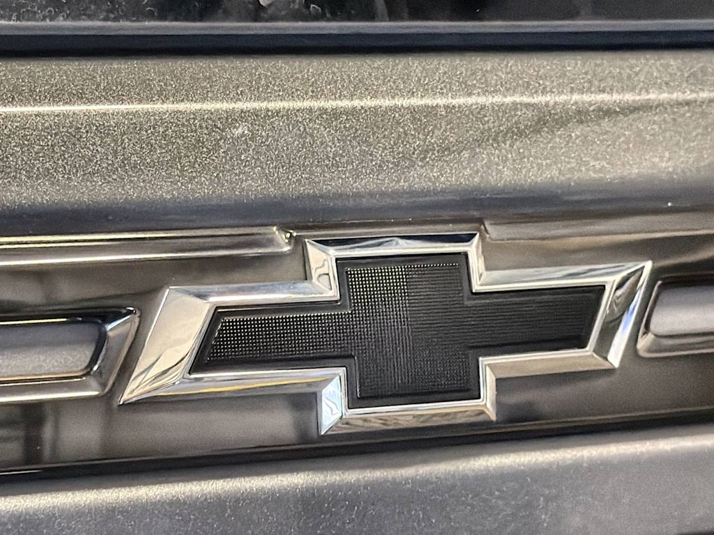 Thumbnail: 2022 Chevrolet Suburban - 24