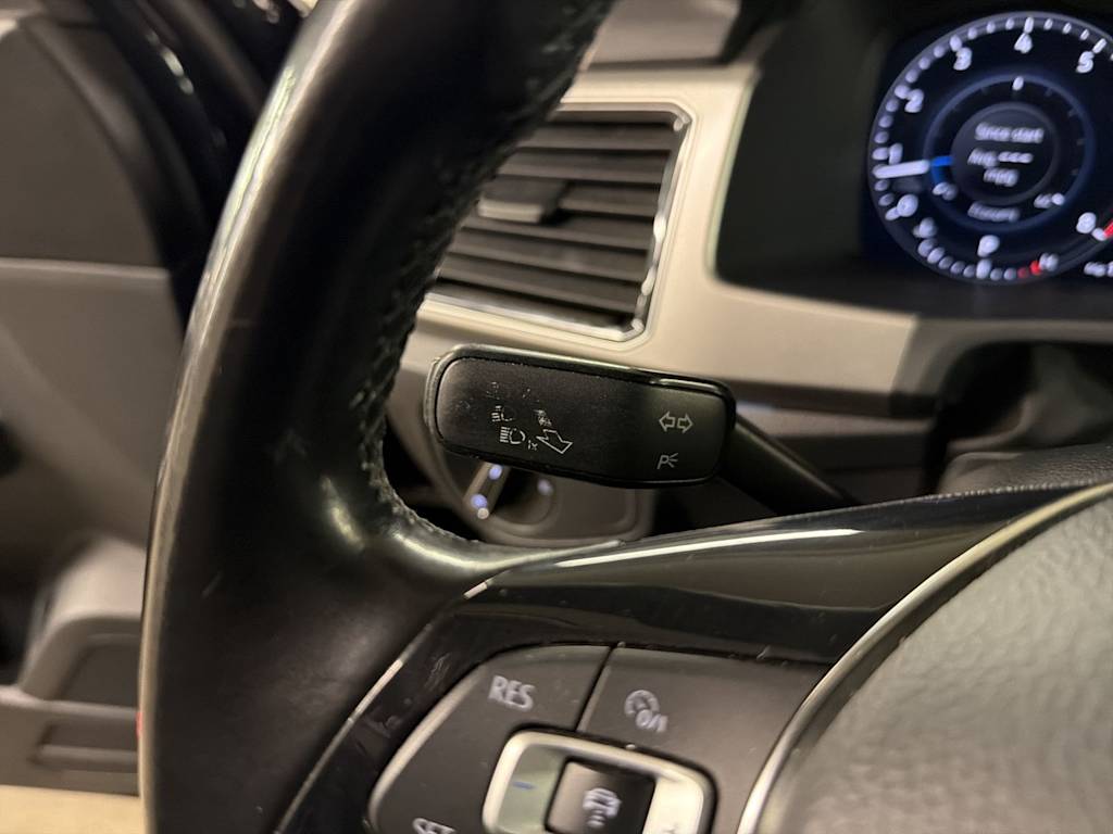 Thumbnail: 2018 Volkswagen Atlas - 32