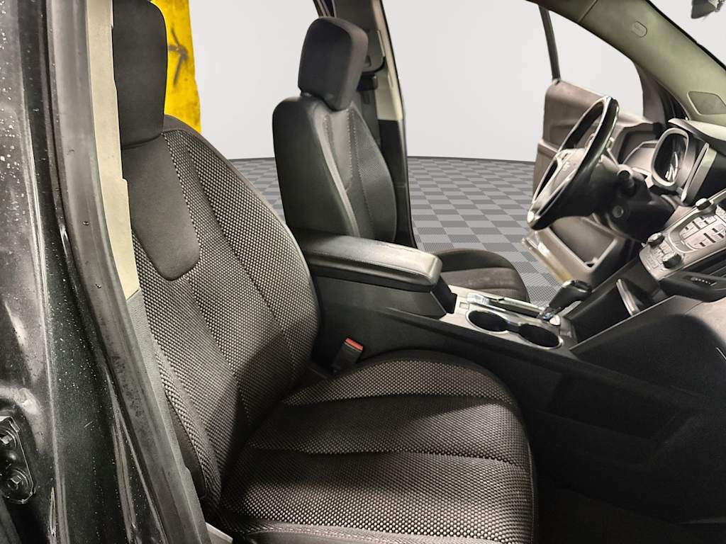 Thumbnail: 2017 Chevrolet Equinox - 12