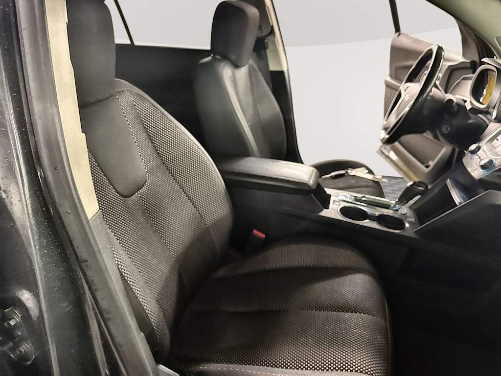 Thumbnail: 2017 Chevrolet Equinox - 30