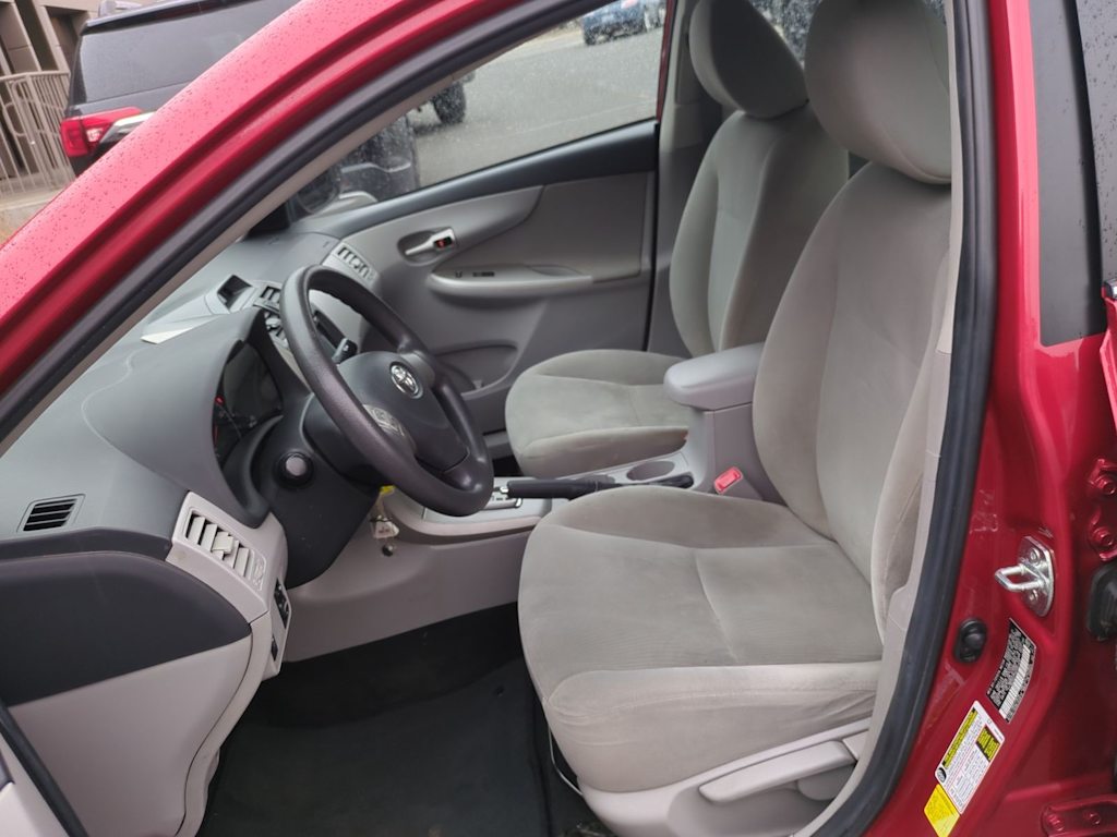 Thumbnail: 2013 Toyota Corolla - 11