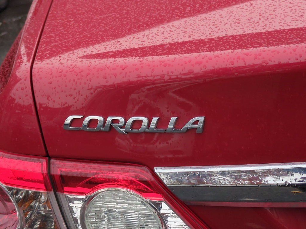 Thumbnail: 2013 Toyota Corolla - 25