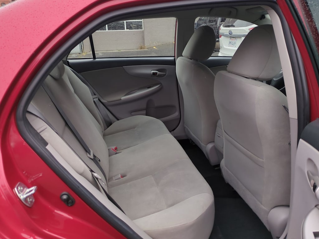 Thumbnail: 2013 Toyota Corolla - 28