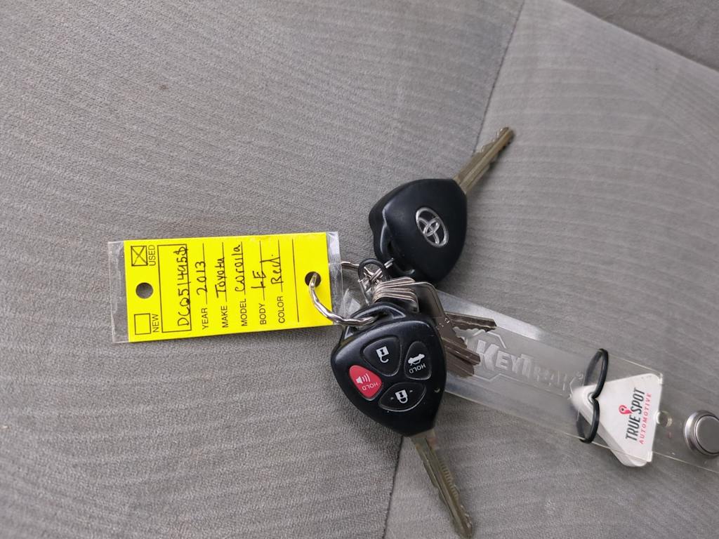 Thumbnail: 2013 Toyota Corolla - 18