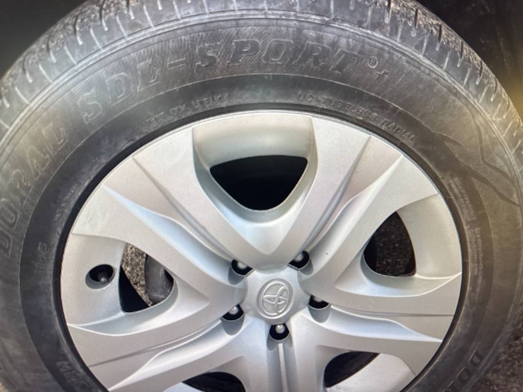 Thumbnail: 2013 Toyota RAV4 - 8