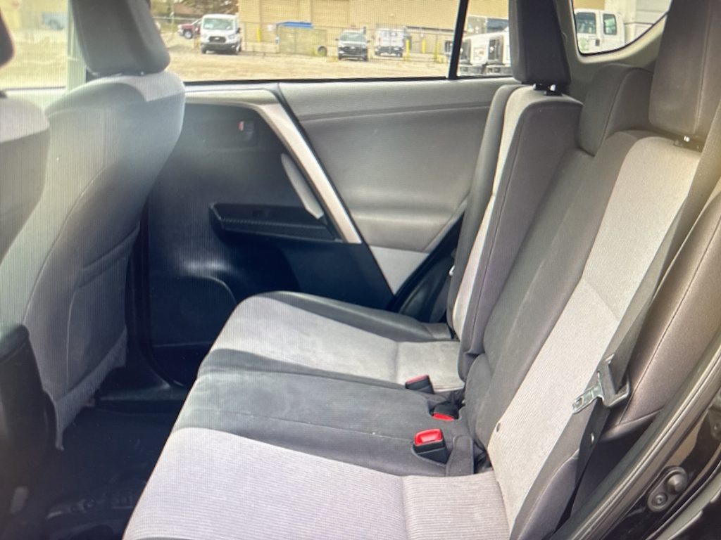 Thumbnail: 2013 Toyota RAV4 - 10