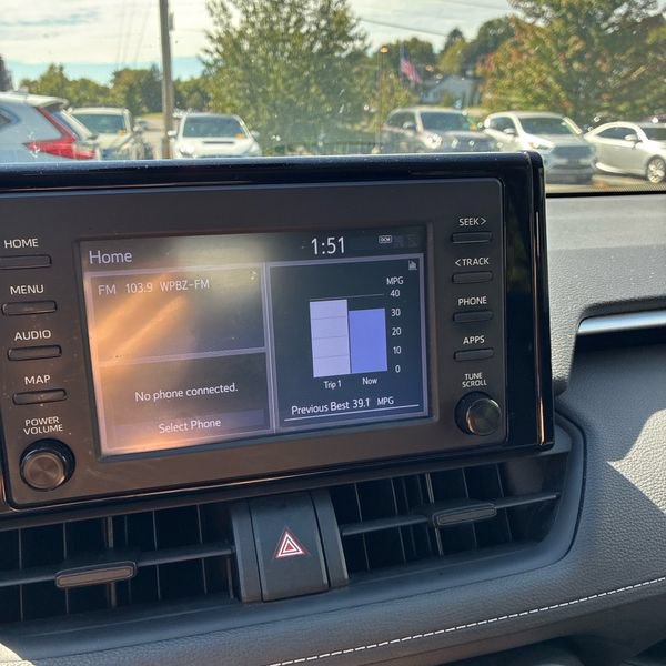 Thumbnail: 2019 Toyota RAV4 - 11