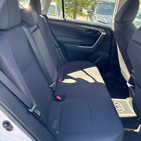 Thumbnail: 2019 Toyota RAV4 - 24