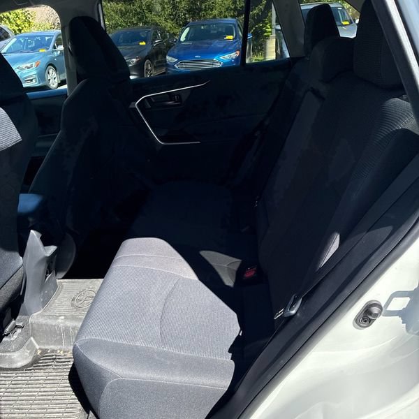 Thumbnail: 2019 Toyota RAV4 - 10