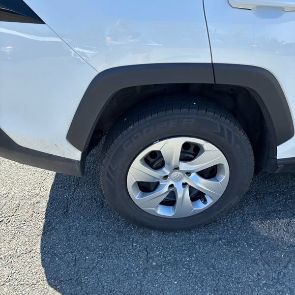 Thumbnail: 2019 Toyota RAV4 - 6