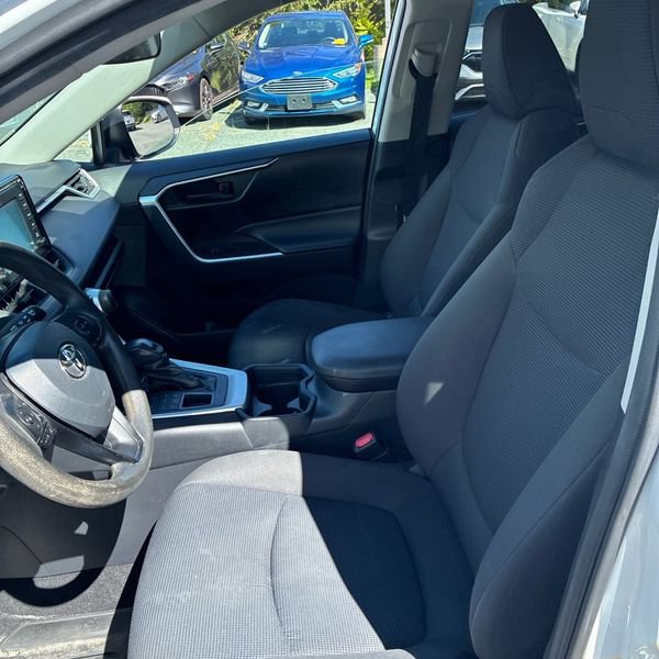 Thumbnail: 2019 Toyota RAV4 - 8