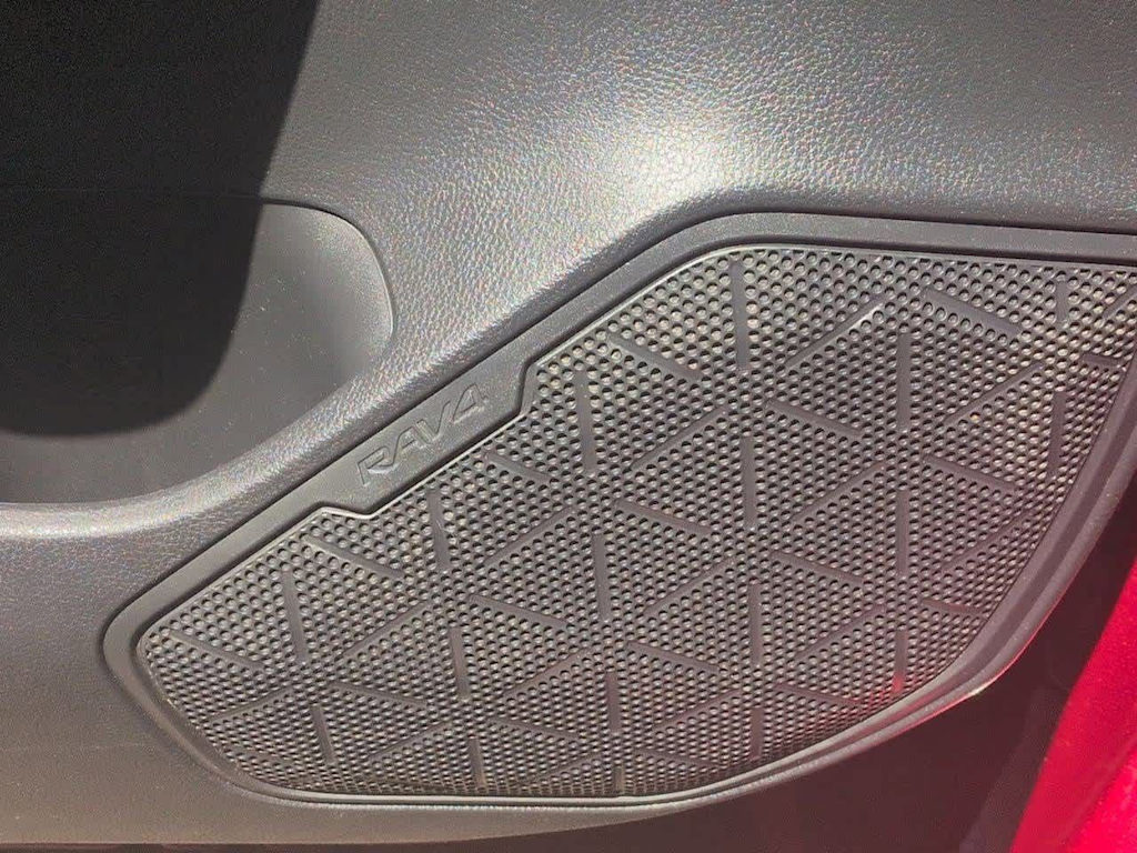 Thumbnail: 2019 Toyota RAV4 - 37