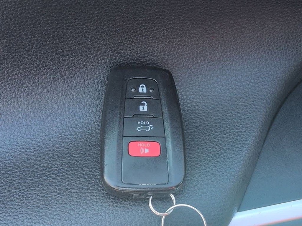 Thumbnail: 2019 Toyota RAV4 - 19