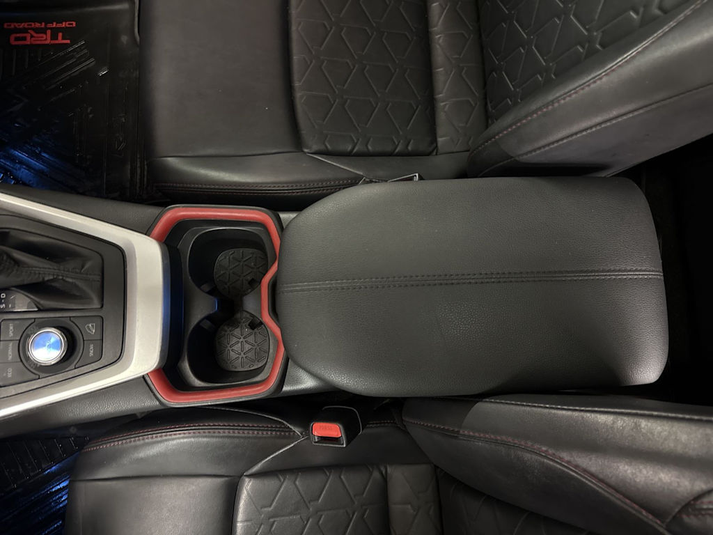 Thumbnail: 2020 Toyota RAV4 - 32