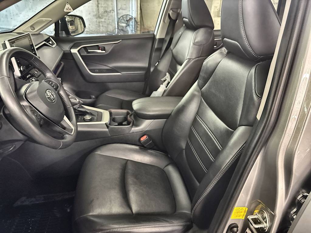 Thumbnail: 2019 Toyota RAV4 - 11