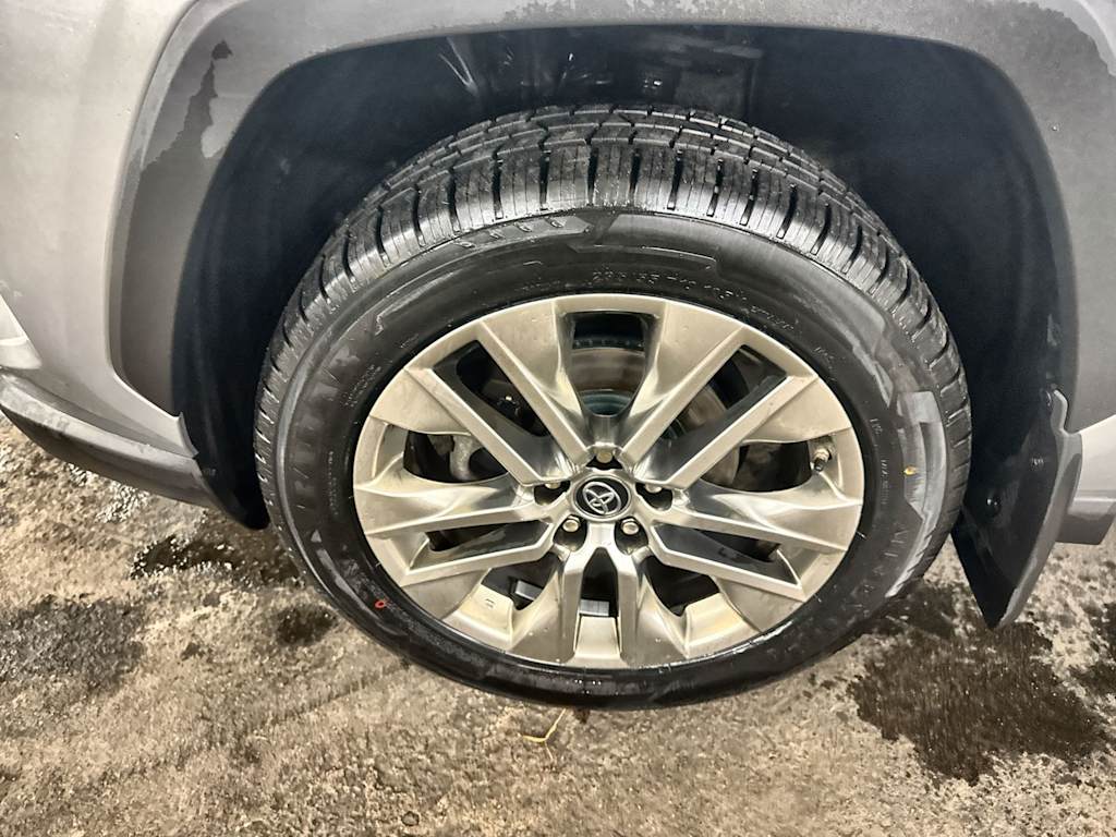 Thumbnail: 2019 Toyota RAV4 - 8