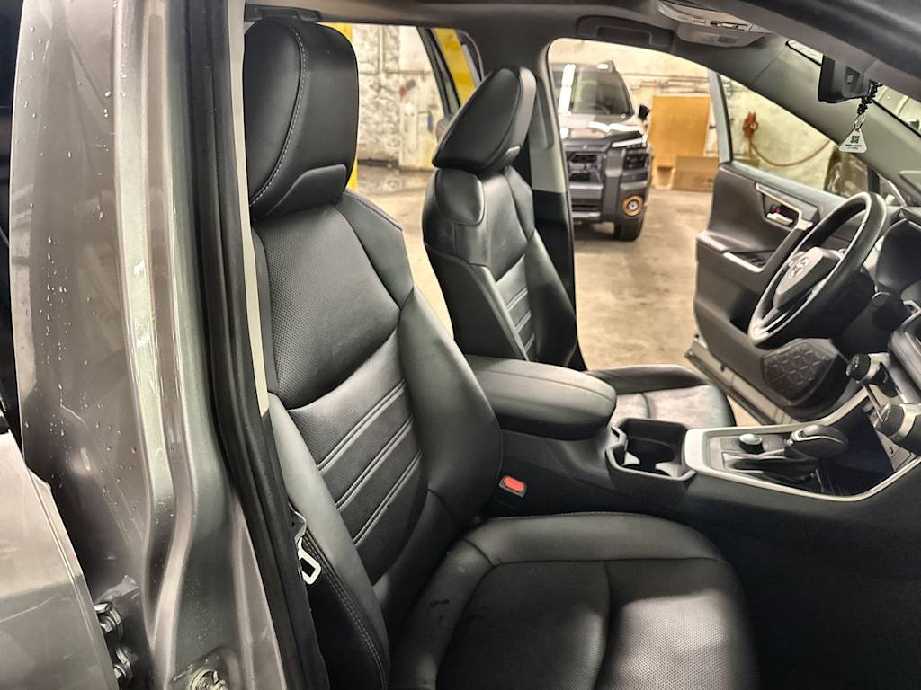 Thumbnail: 2019 Toyota RAV4 - 31