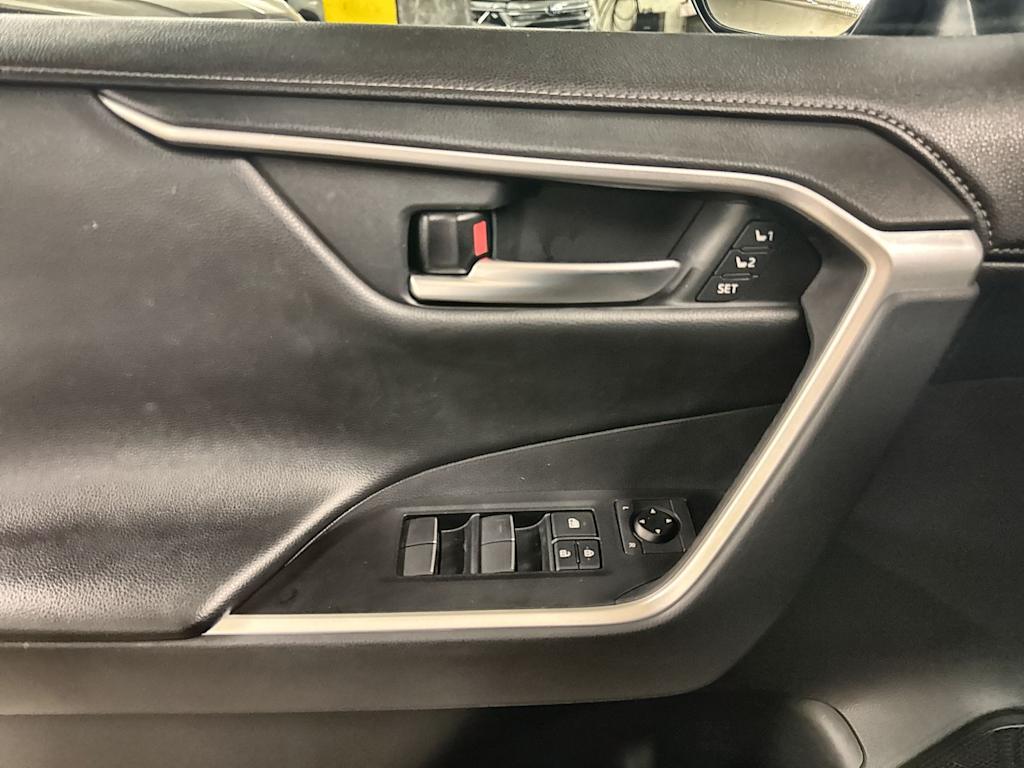 Thumbnail: 2019 Toyota RAV4 - 27