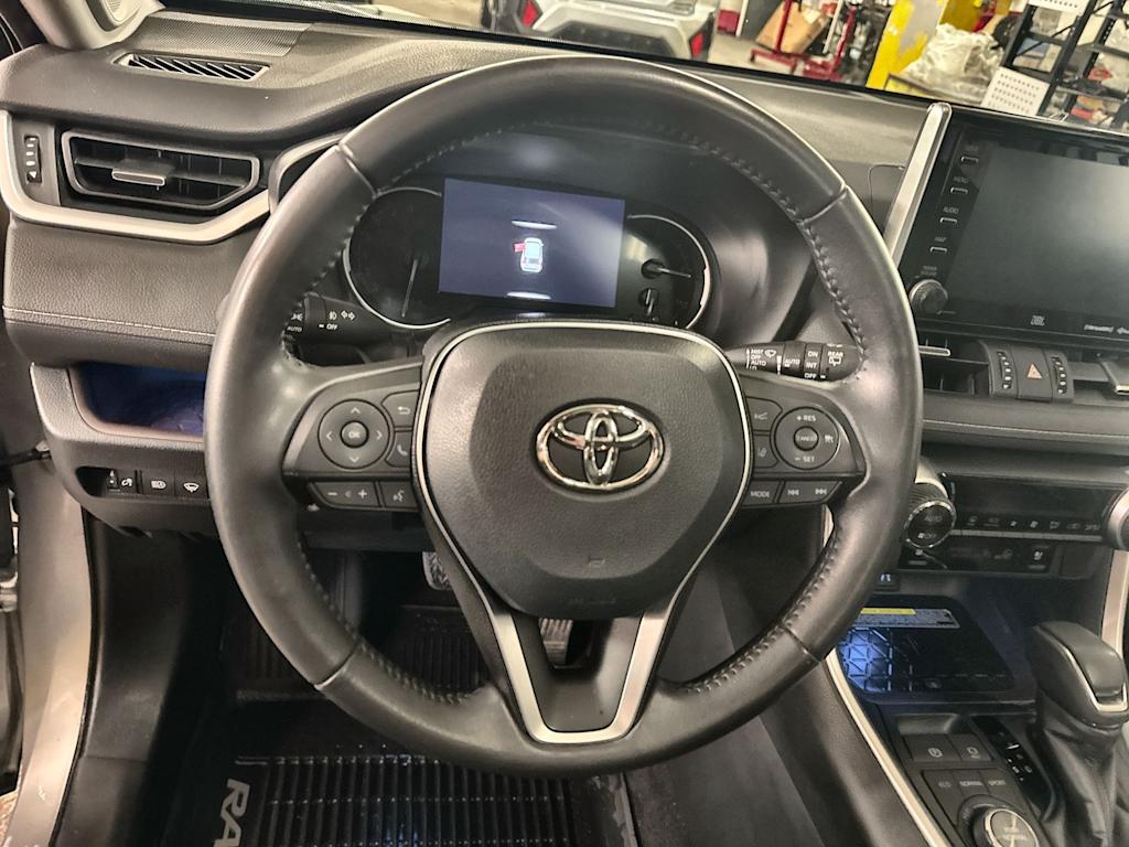 Thumbnail: 2019 Toyota RAV4 - 10