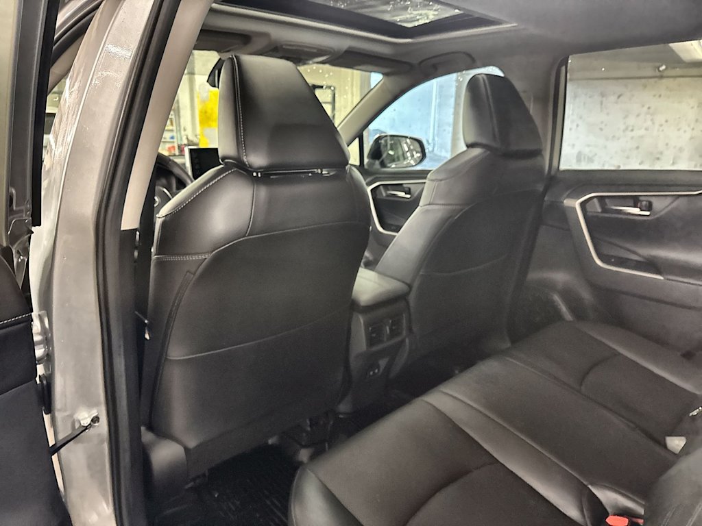 Thumbnail: 2019 Toyota RAV4 - 13